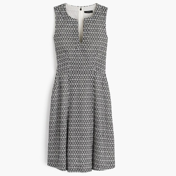J Crew Contrast Eyelet Dress (it has pockets 😊) - Picture 1 of 3